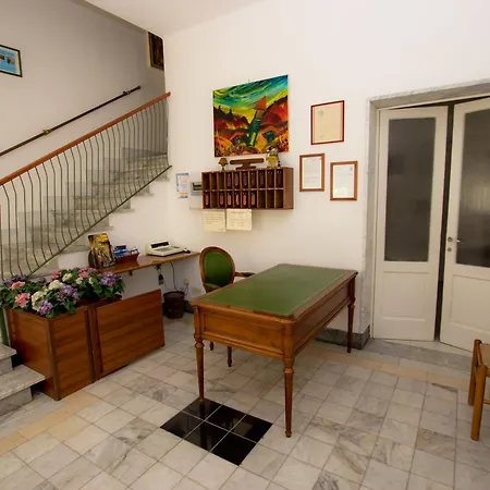 Olga Hotel 2*